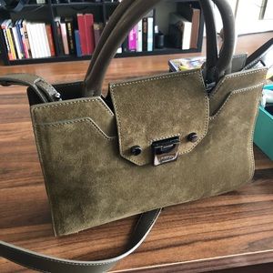 Bought this for my girlfriend and she only used it once. 100% authentic.